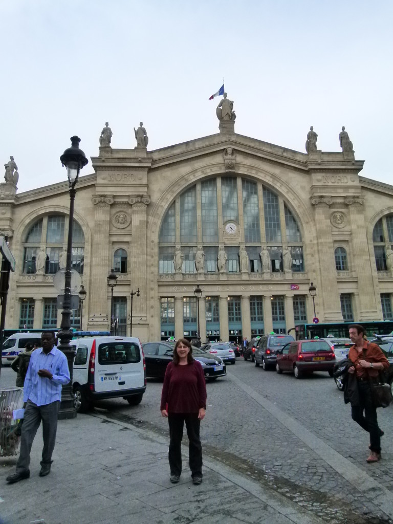 Lori outside of the Garde du Nord railway station.