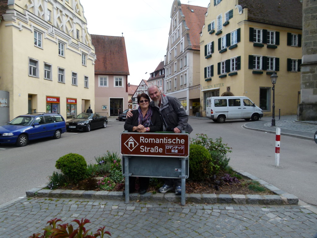 Signs for the Romantic road,  Nordlingen