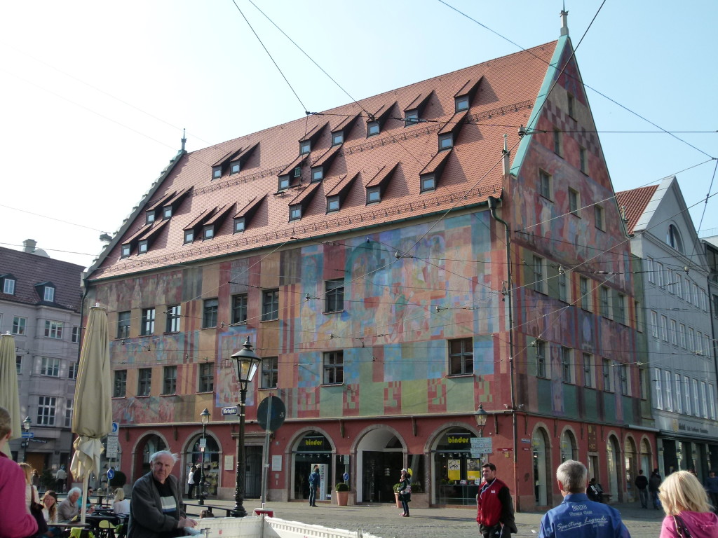 Interesting paintwork on building in Augsberg