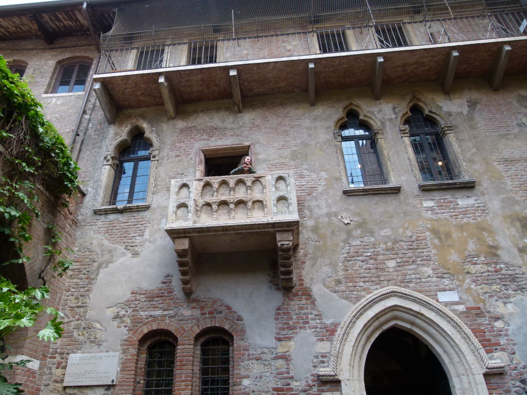 The balcony of Juliette. Very busy and the whole courtyard was very tacky.