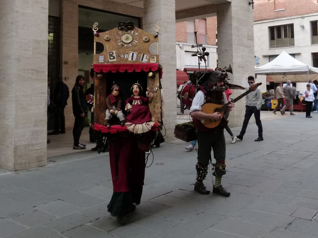 Very interesting buskers.