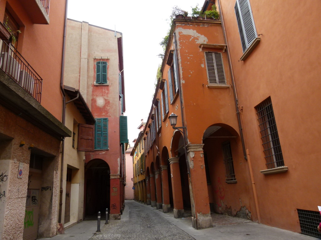 On the sides of many buildings there were colonades.