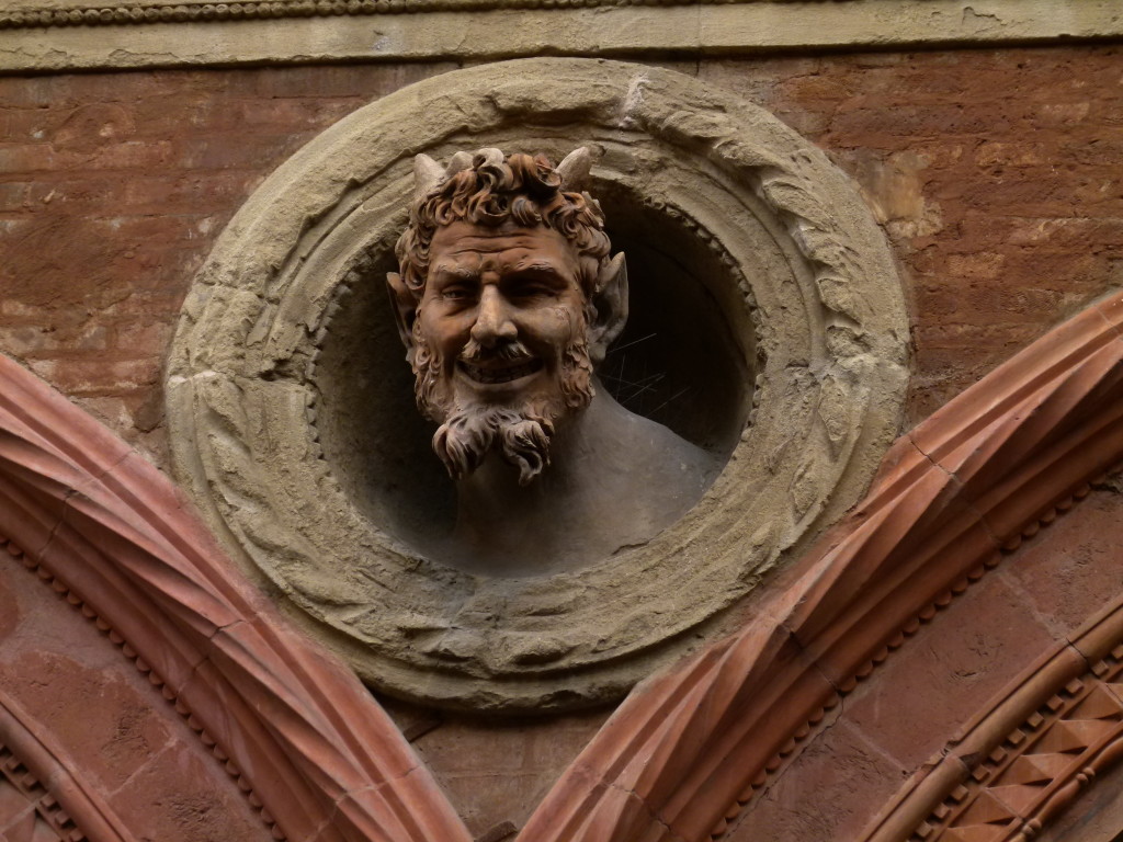 Just one of the interesting head sculptures that were on the side of the building. 