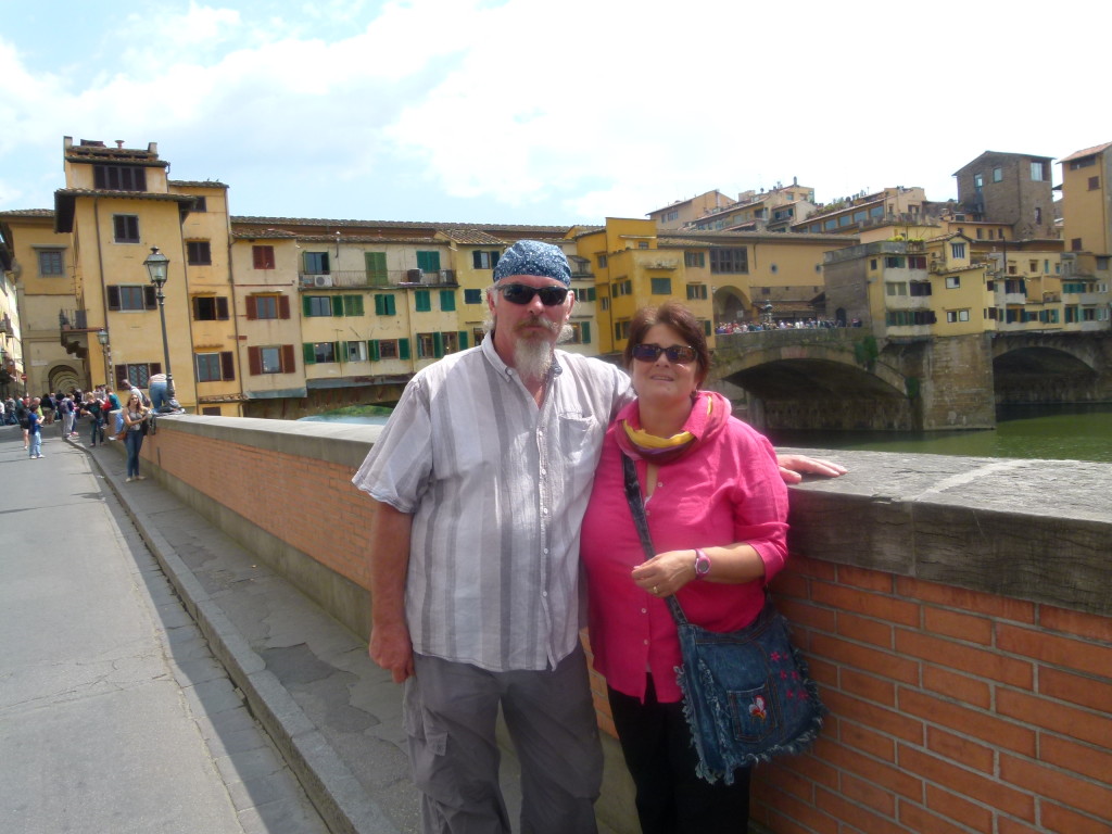 Jenny and Ewout with the Ponte Vecchio