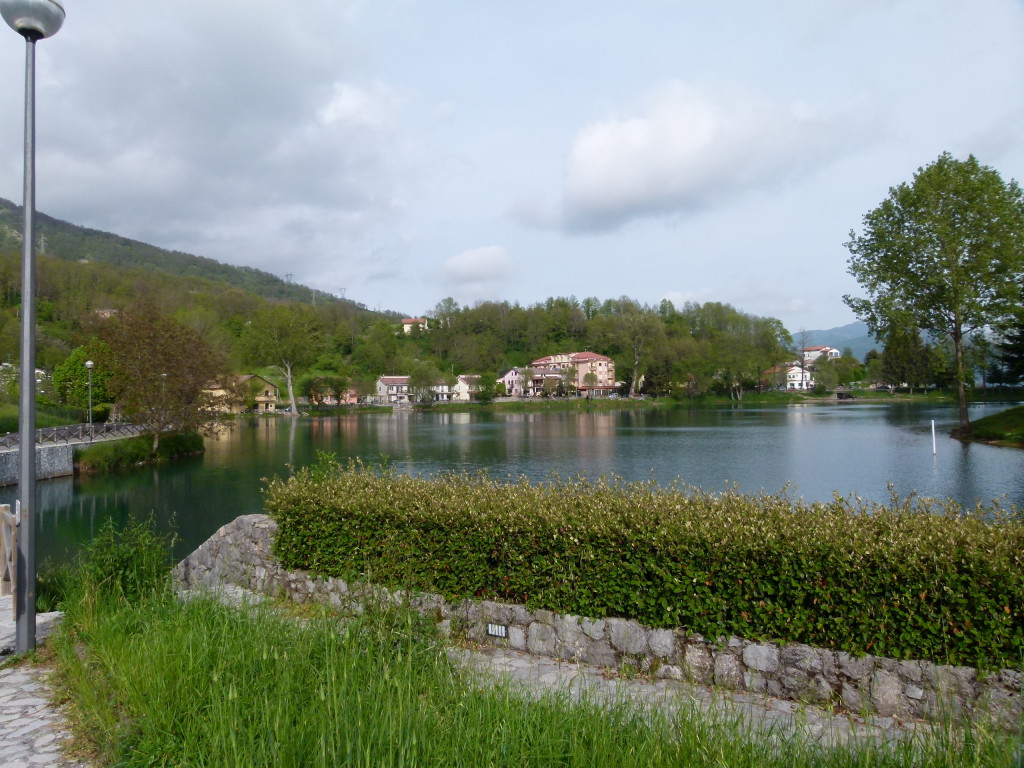 Lake Sirino, it was small enough for us to walk around in about half an hour.