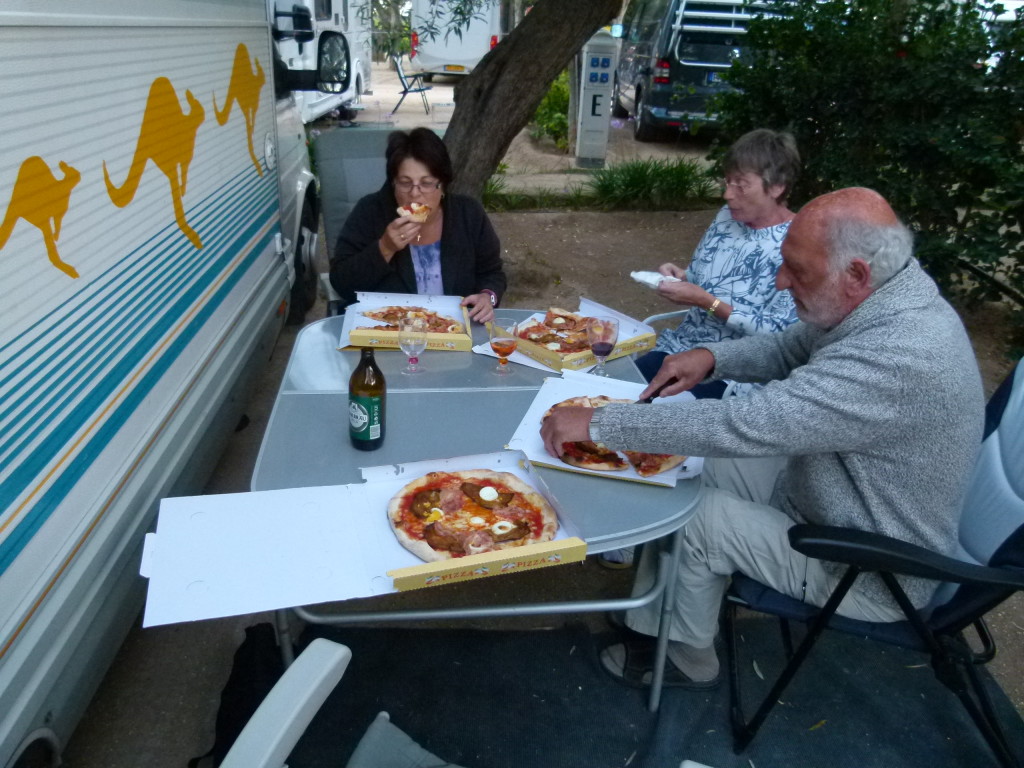 Having Pizza with Clyde and Anna. It seems to be our ritual when we meet up.