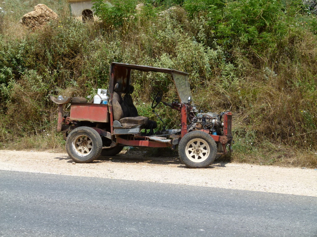 Looks like a home made buggy.