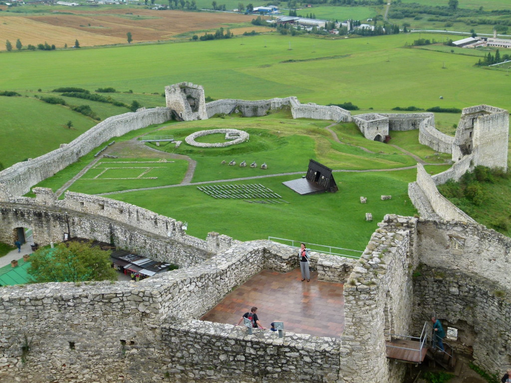 Read more about the article Three Caves and a Castle