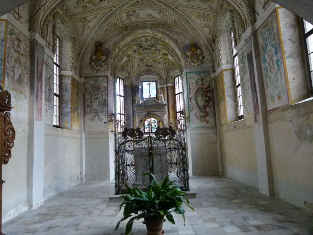 Inside the chapel of the Tecl castle