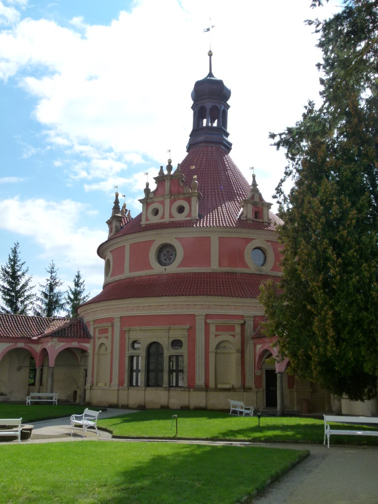 Chapel in the gardens of the Chateaux