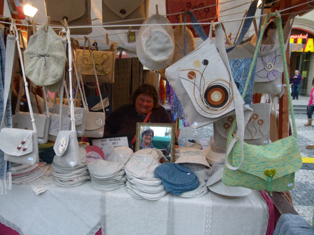 stall selling homemade wares, Ewout bought a flat cap.