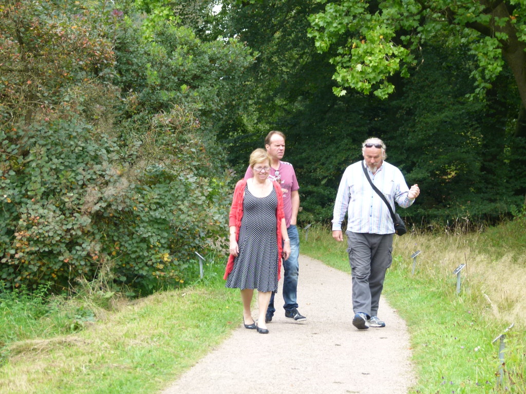 Jeanette , Mike and Ewout strolling in the park.