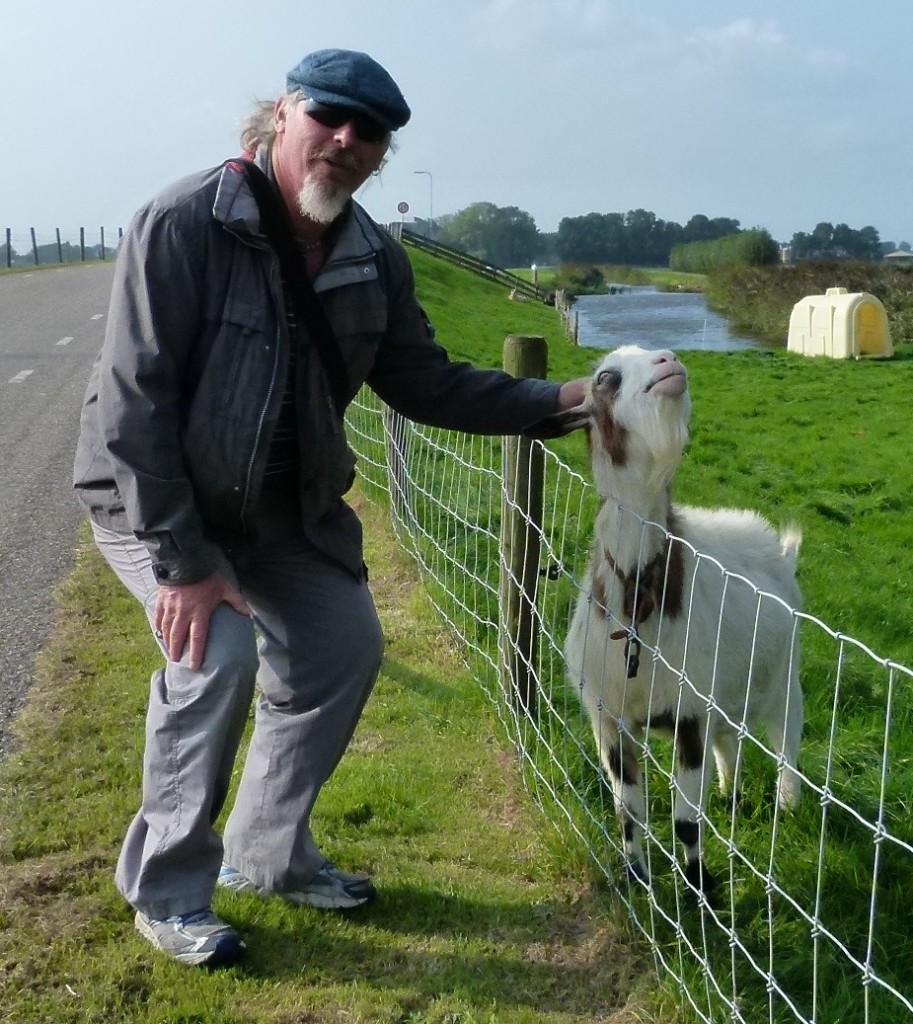 Ewout comparing goaties with the goat.