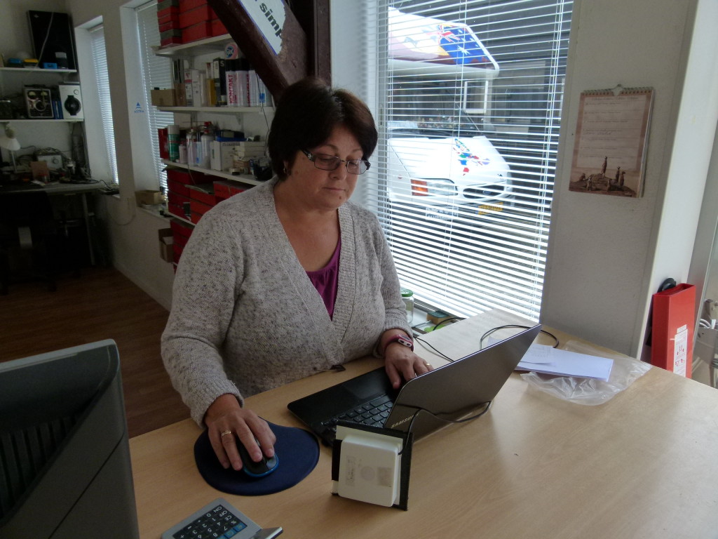 Jenny on the internet. Through the window you can see where the "Bunyp" is parked while we are in Australia.