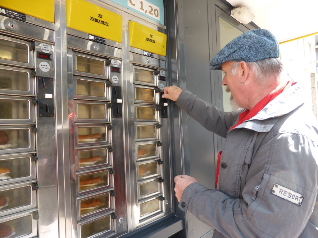 Buying 2 croquettes for 1.20 euros - bargain. 