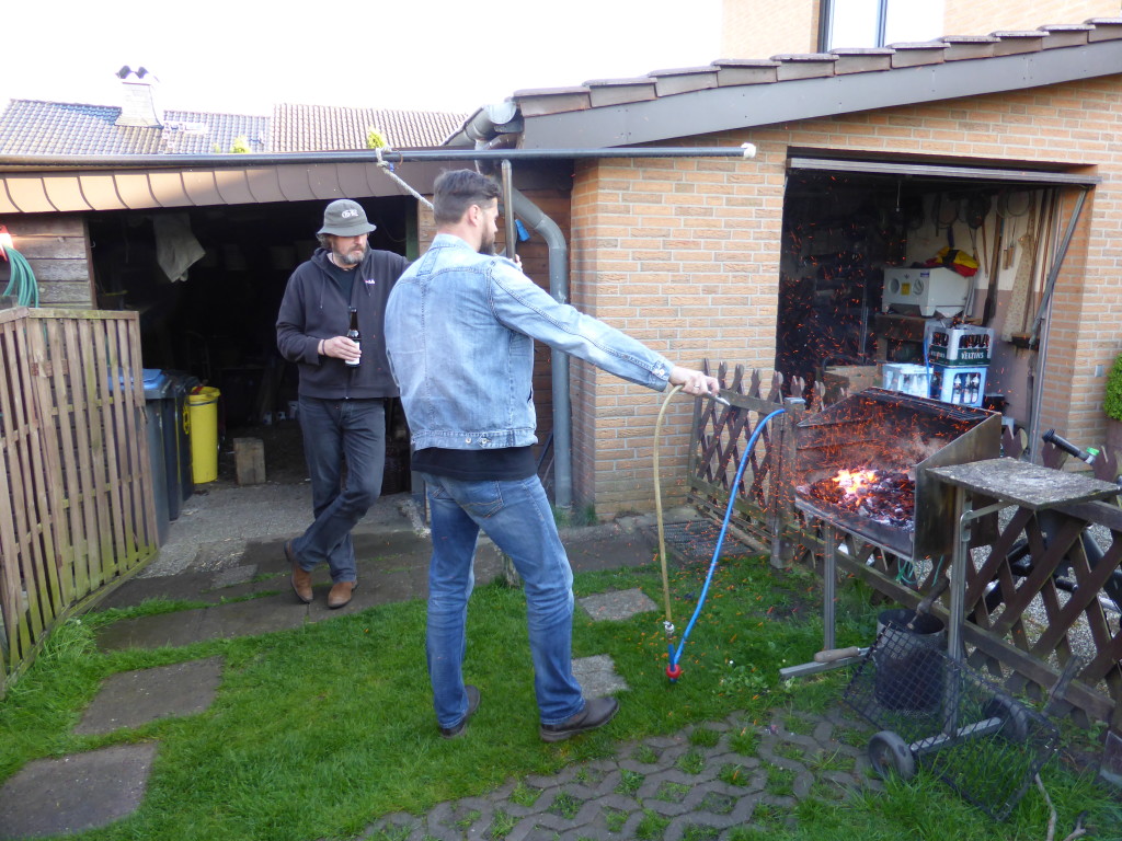 This is how you get the coal warmed up with the air compressor. 