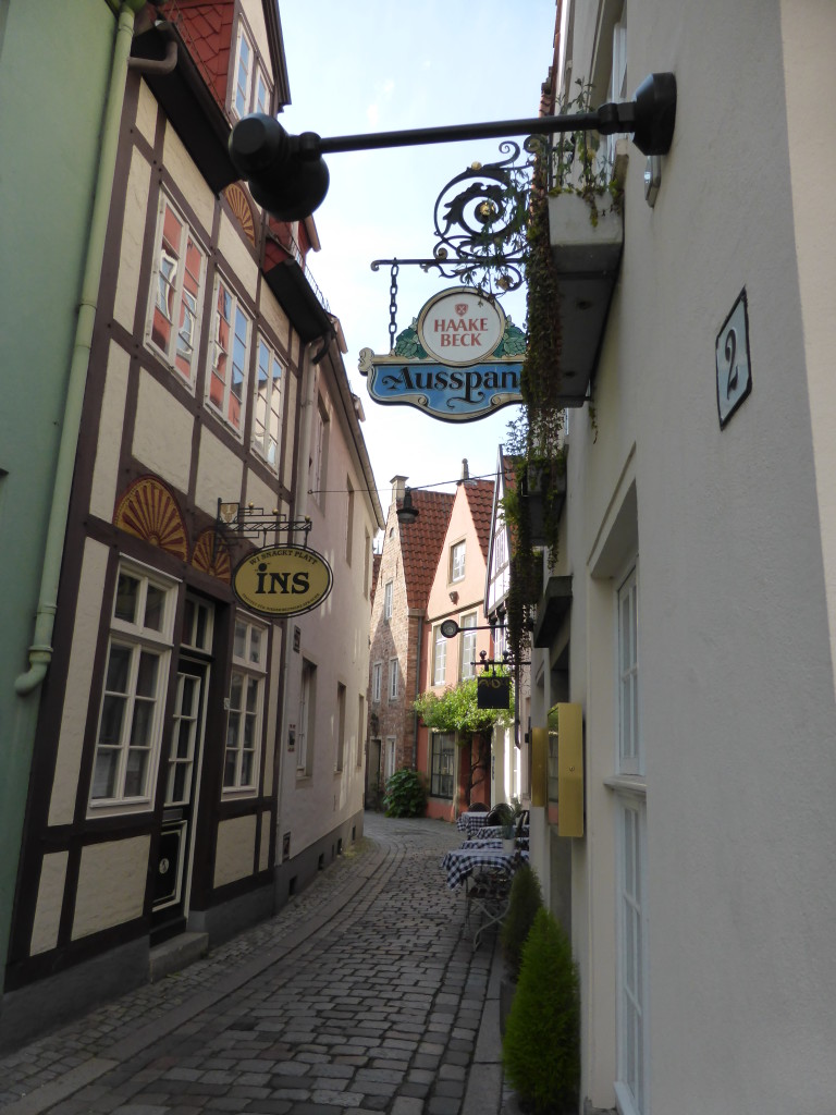 This part of town was called the Schnoor and it was nice to explore the small streets with no cars and traffic.