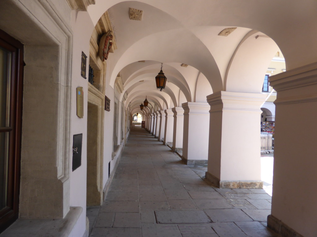 Colonnades were a feature of the buildings in the town square, they were based on Italian designs. 