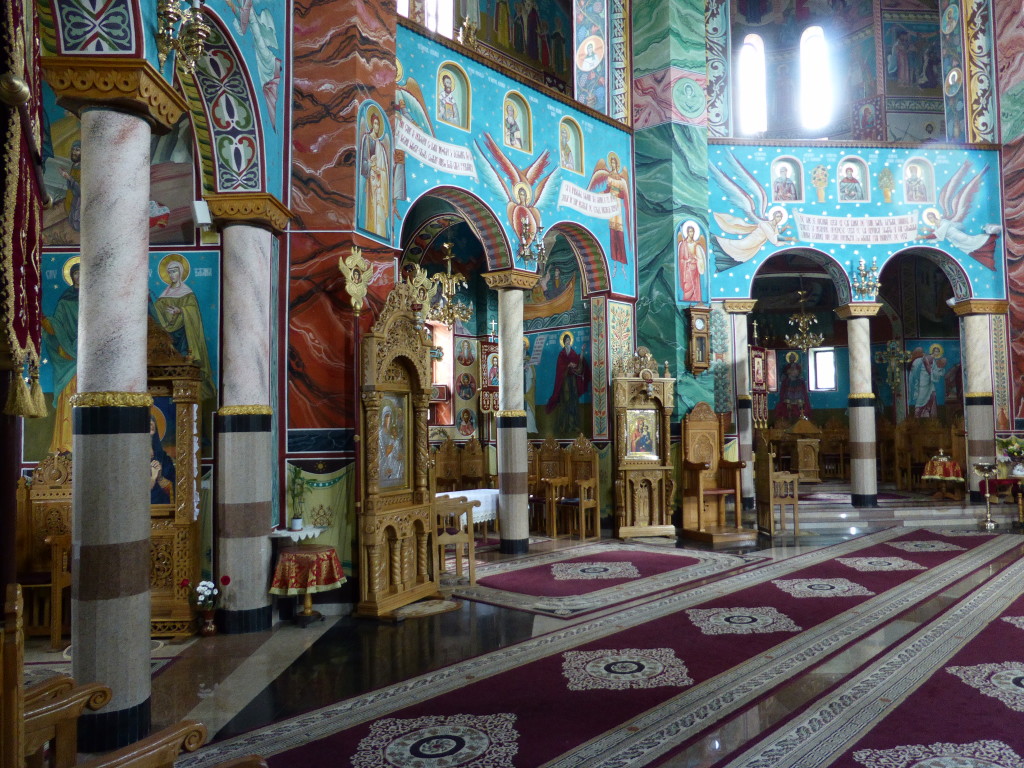 This was the inside of the church at Humurului. 