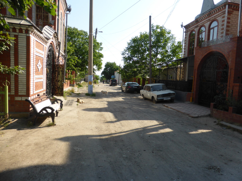 Although some of the houses were grand the streets were only dirt and looked a bit shabby.