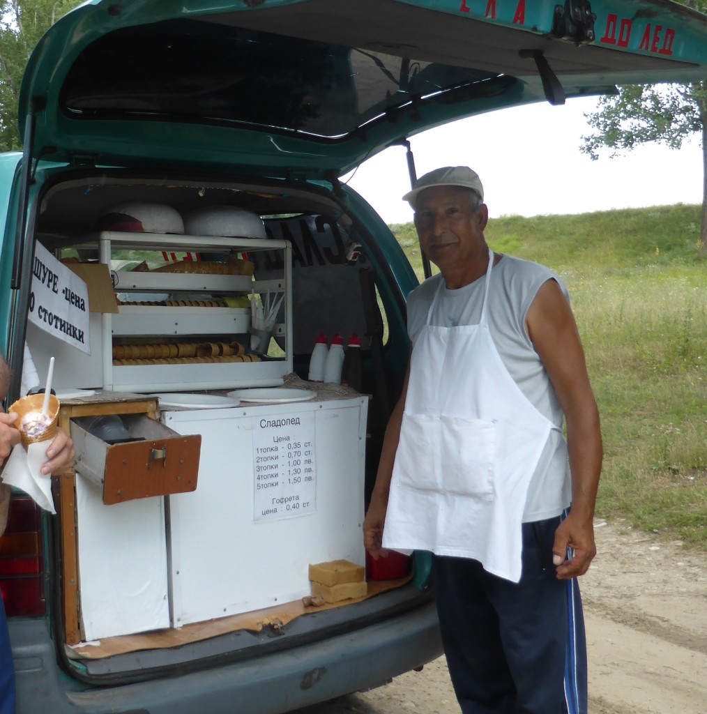 At our wild camping place on the river the icecream man came past. It was hot and we needed no convincing at all.