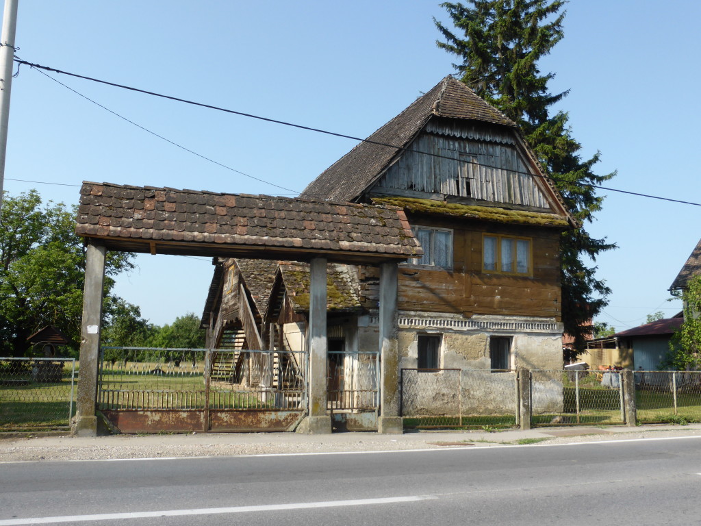 More examples of the houses we saw on the way.