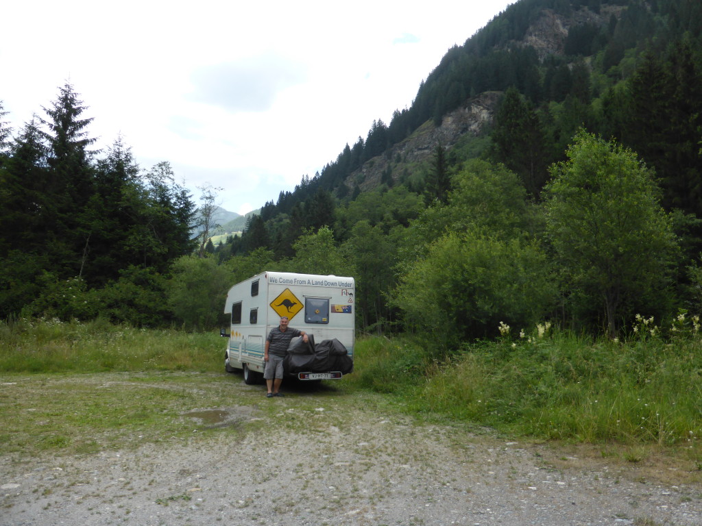 Overnight place next to the river.