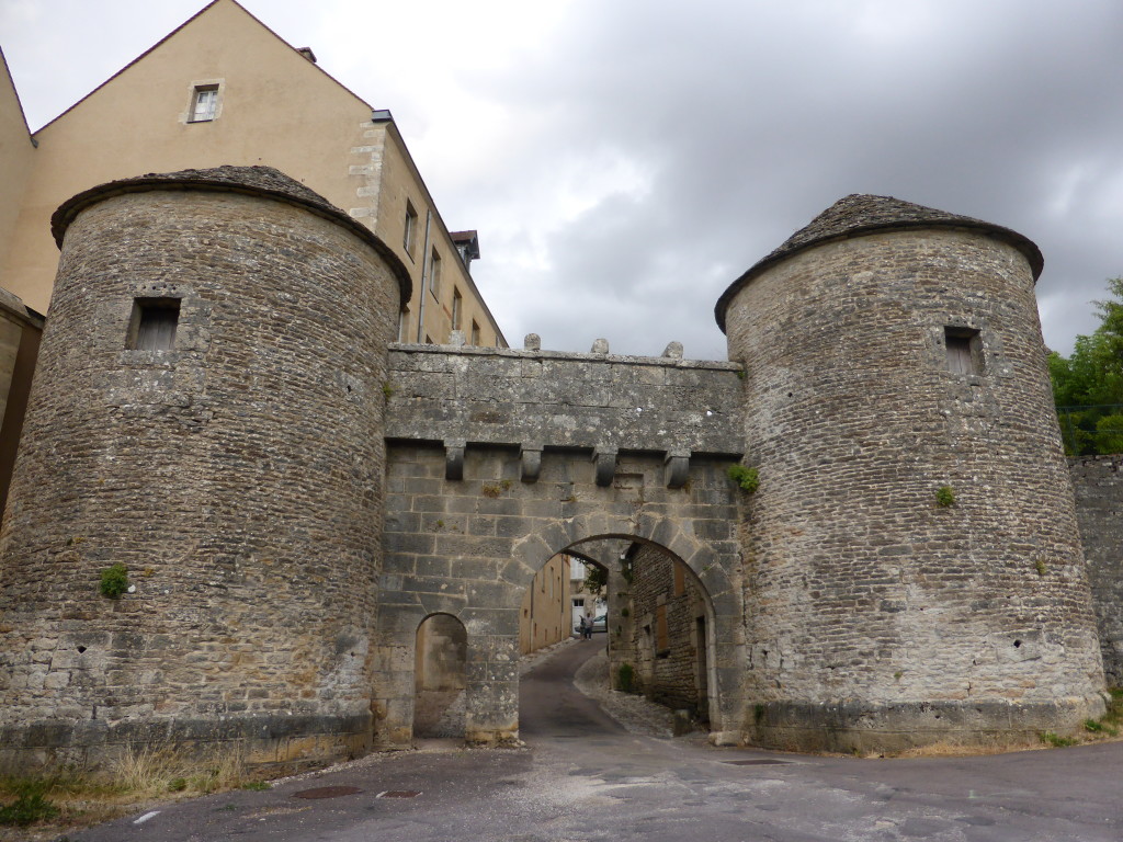 Town gate - Flagivny–sur-Ozerain