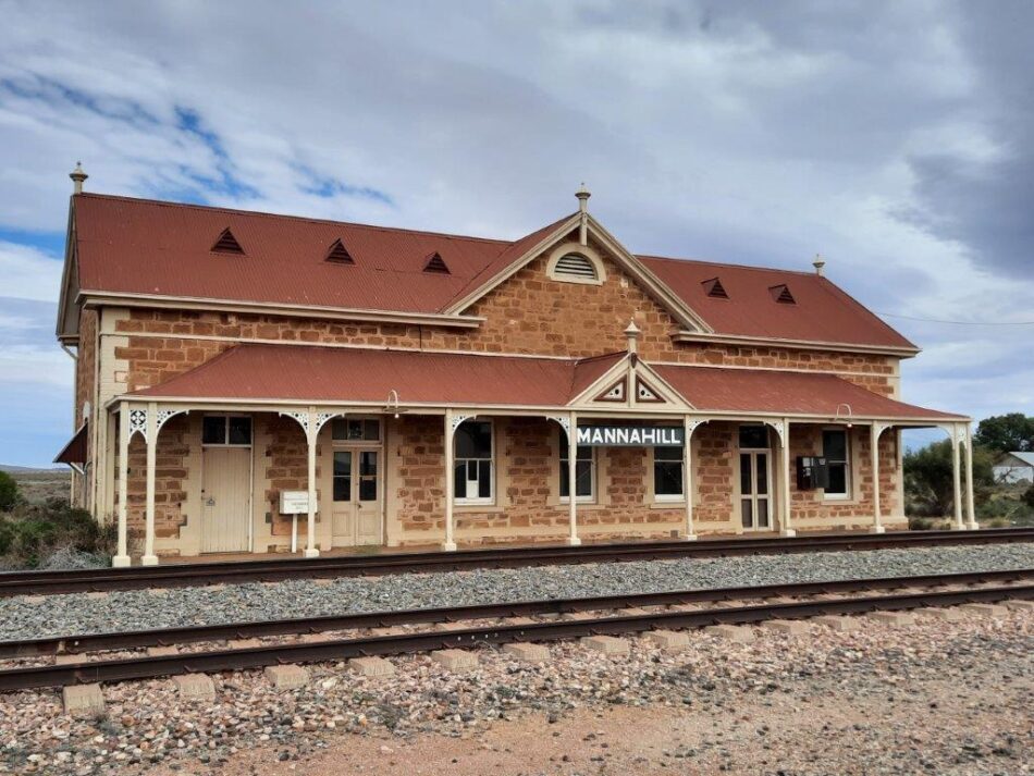 mannahill train station